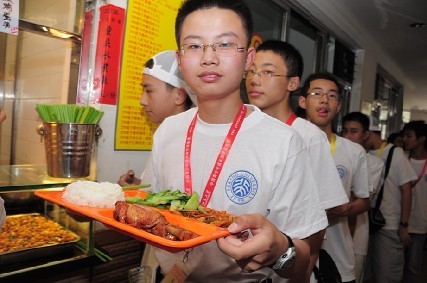學(xué)校食堂應(yīng)該選擇什么樣的食堂承包方